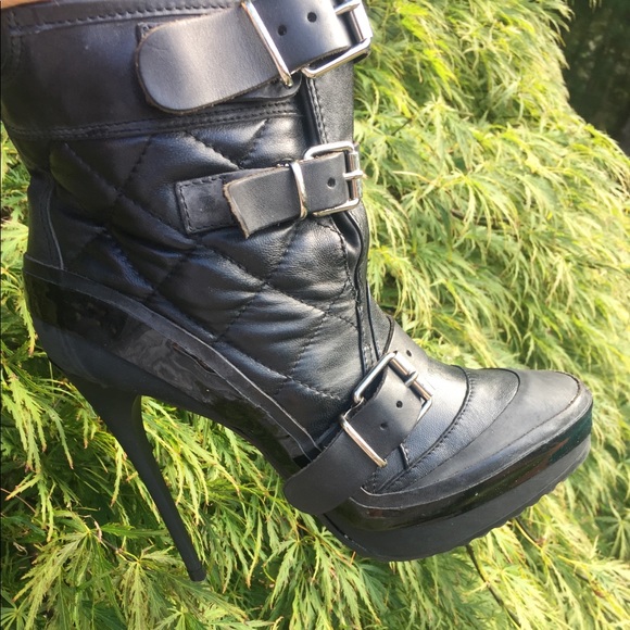 Burberry Women’s Ankle Boots Black Quilted Size 10 - Picture 1 of 8